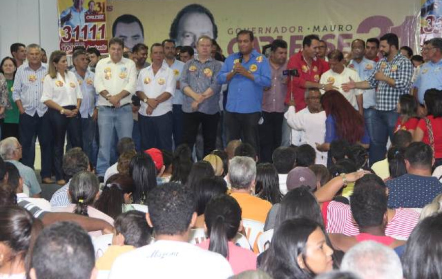Candidato em evento em Porto Nacional