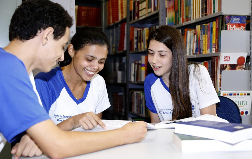 Podem participar estudantes que cursaram ensino médio em escolas públicas