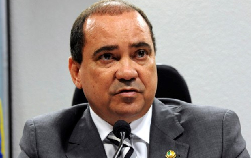 Senador suspende ações de sua campanha nesta 6ª