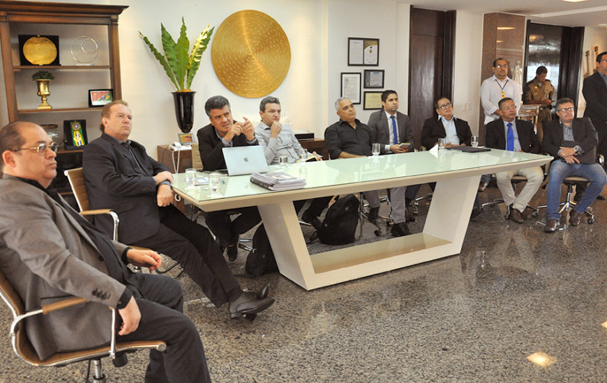 Carlesse, recebeu na tarde desta quinta-feira, 27, o projeto do Parque 