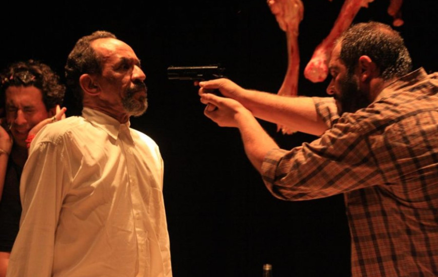 Cenas do espetáculo Cru