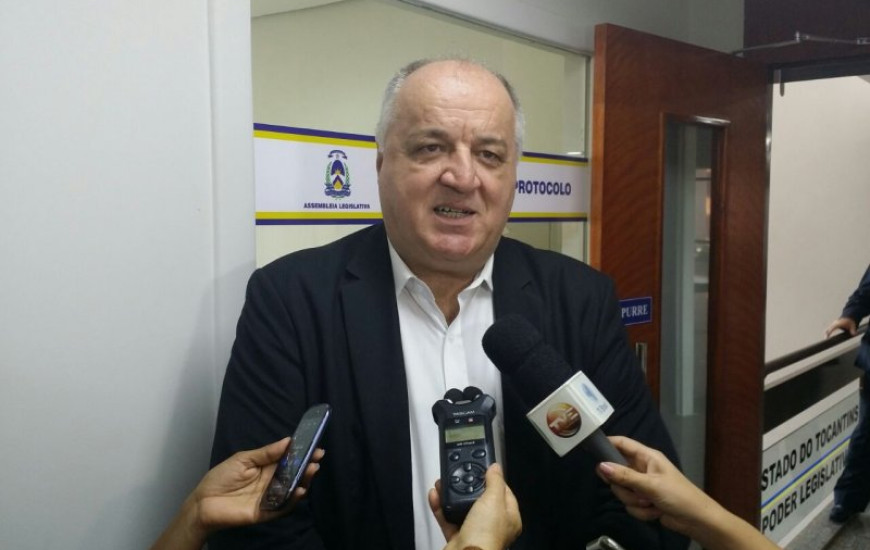 David Torres entrega LOA 2017 na Assembleia