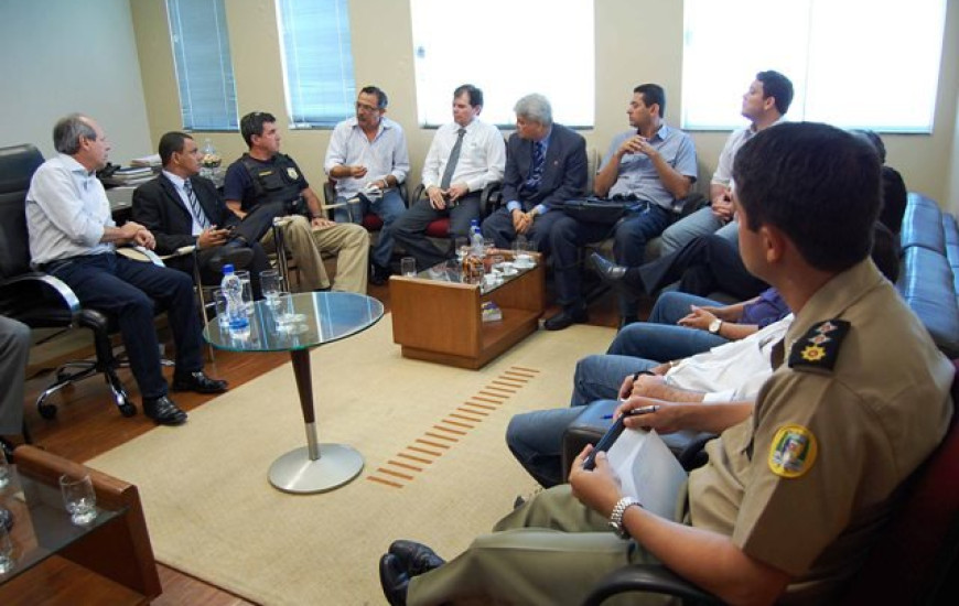 Reunião discute a segurança