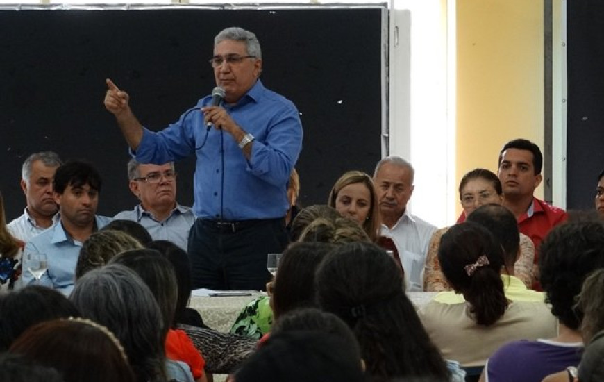 Professores recebem aumento salarial em Gurupi