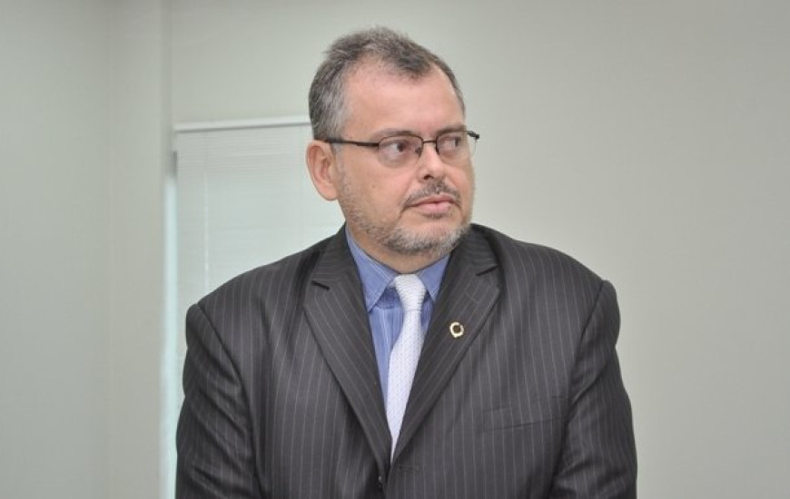 João Lira entrega cargo