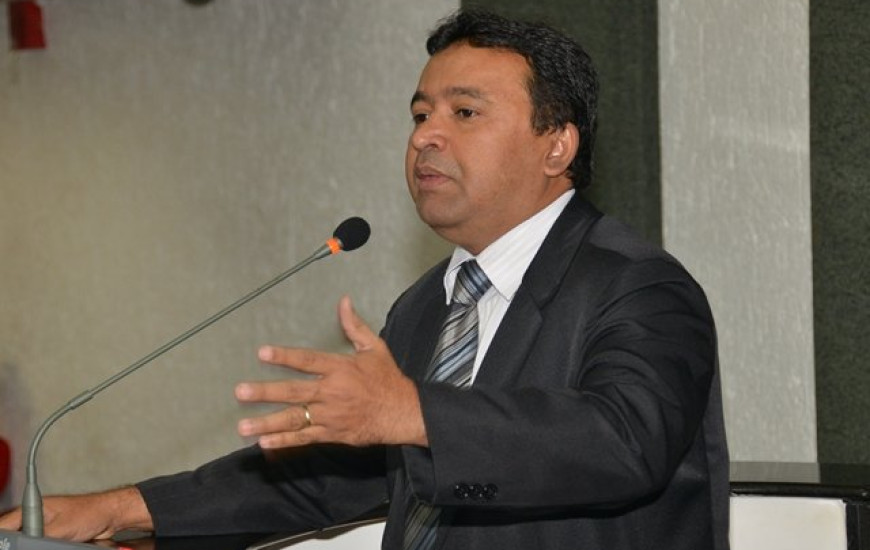 Elenil consegue liberação de obras junto a Governo