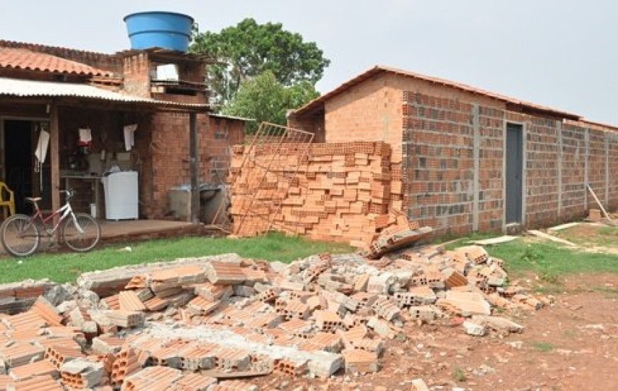 Seis casas foram destruídas