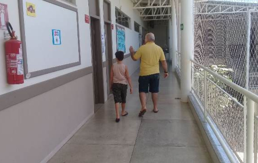 Zonas eleitorais tiveram pouco movimento neste domingo