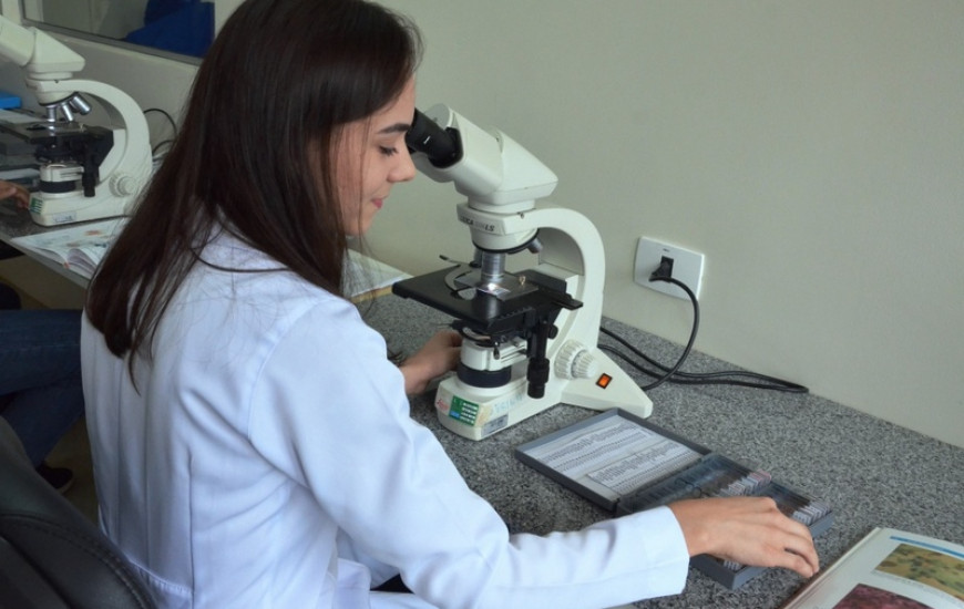 Análise de materiais coletados é relevante no processo de combate as doenças.