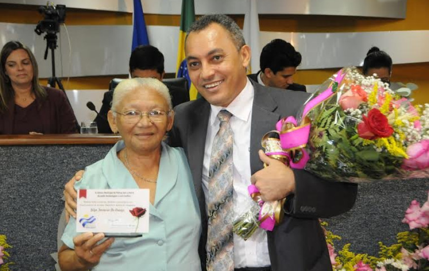 Vereador presta homenagem a pioneira de Taquaruçu
