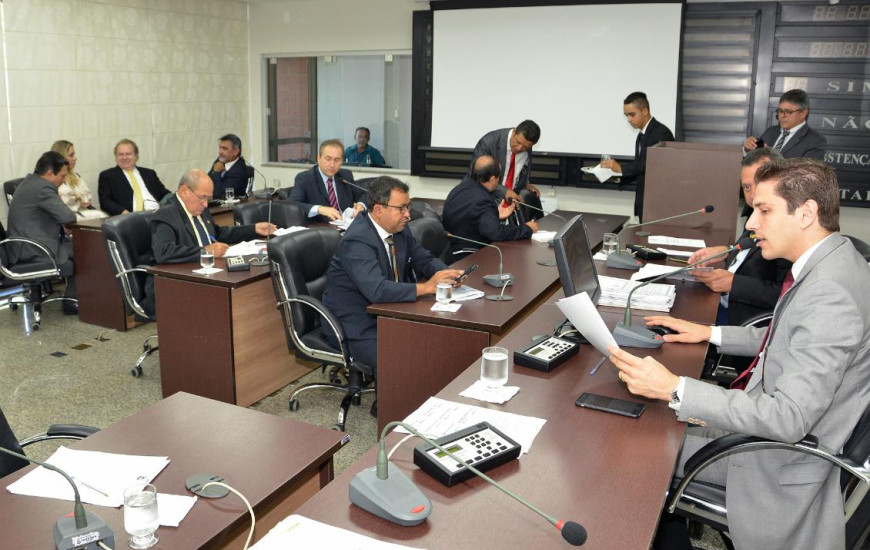 Nova votação foi necessária em função de anulação de outra sessão