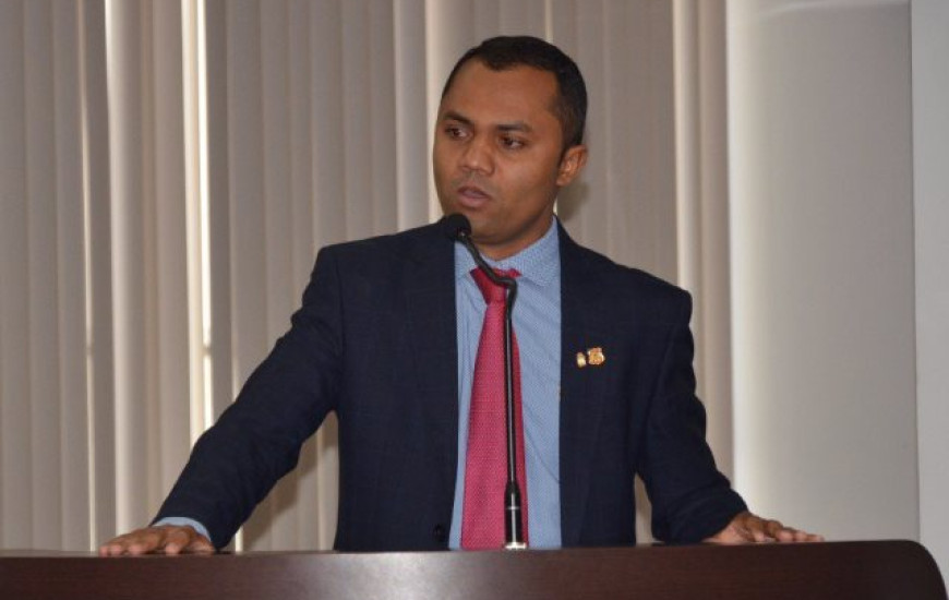 Moisemar Marinho assume vaga de Ivory