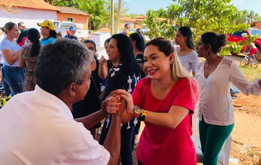 Representando o pai, a deputada Luana participou da inauguração da obra