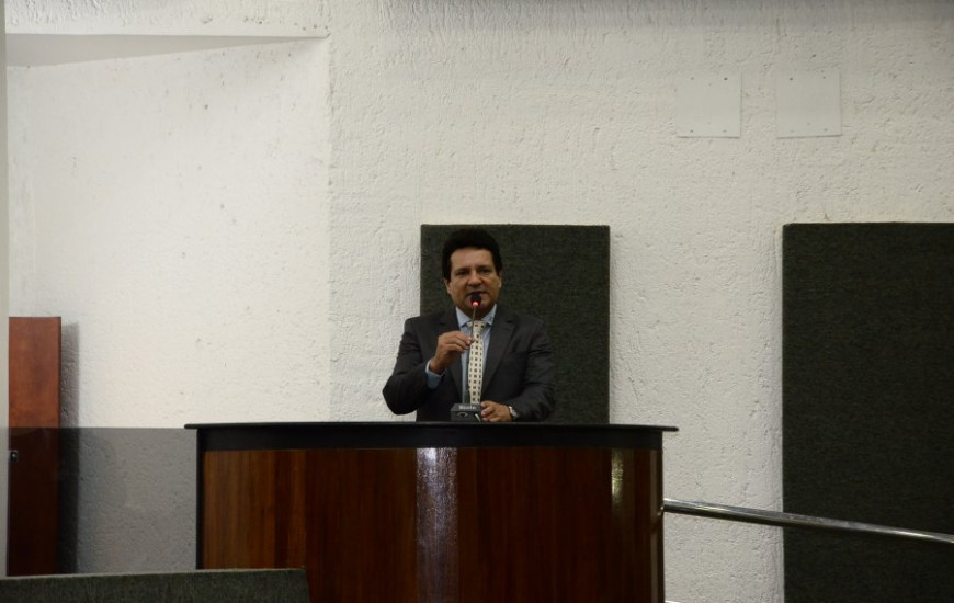 Osires Damaso discursa na AL