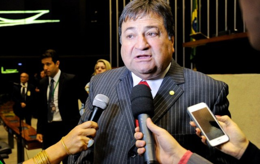 Halum propõe limitar Executivo há 25 ministérios