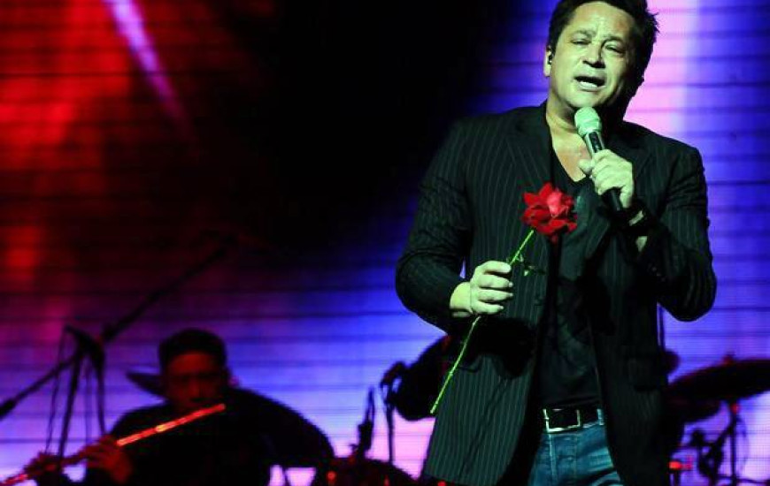 Cantor Leonardo faz show da virada em Palmas