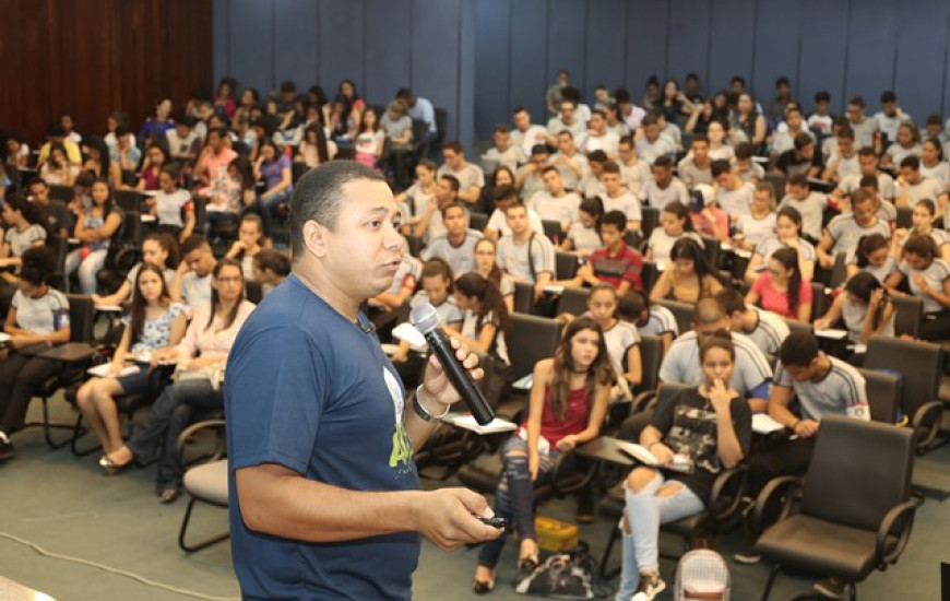 Aulas são ministradas por professores com experiência em cursinhos