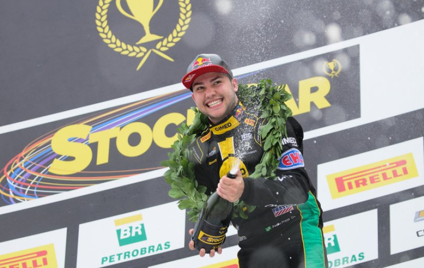 Piloto tocantinense comemora vitória