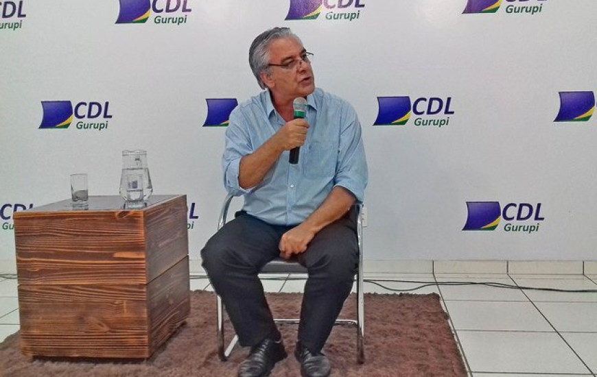 Candidato foi o terceiro a ser ouvido em evento da Acig e CDL