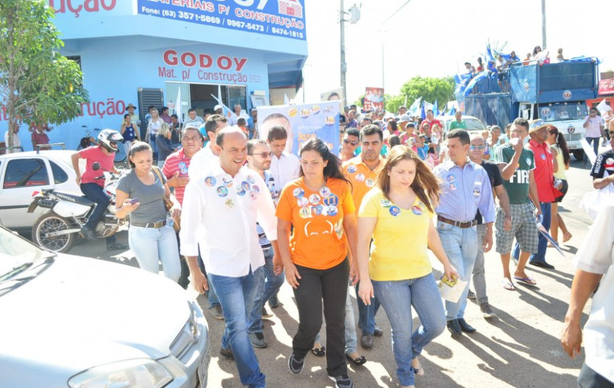 Sandoval visita comércio do Aureny I