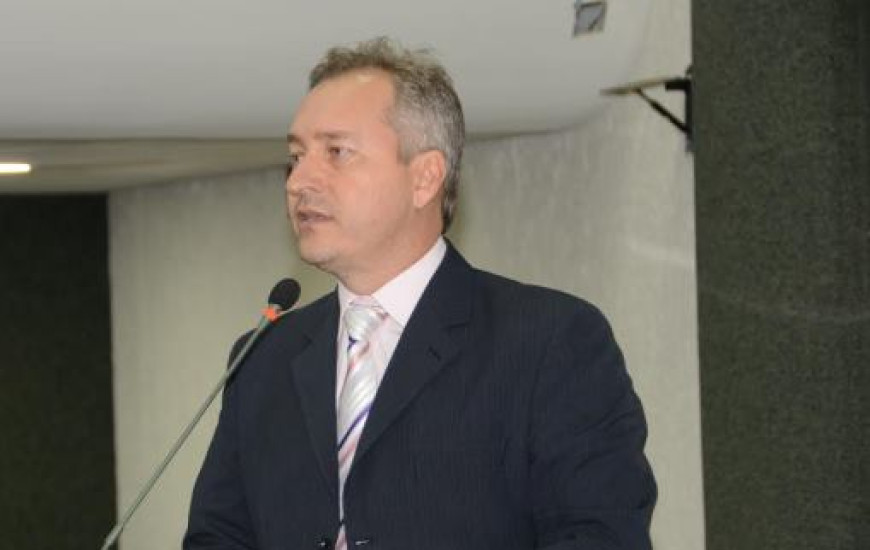 Alan Barbiero apresenta PL 