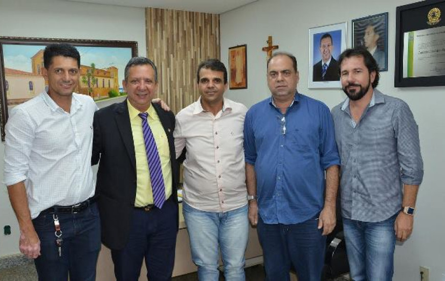 Deputado Toinho recebe prefeitos