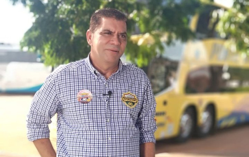 Candidato debate com internautas na manhã deste sábado