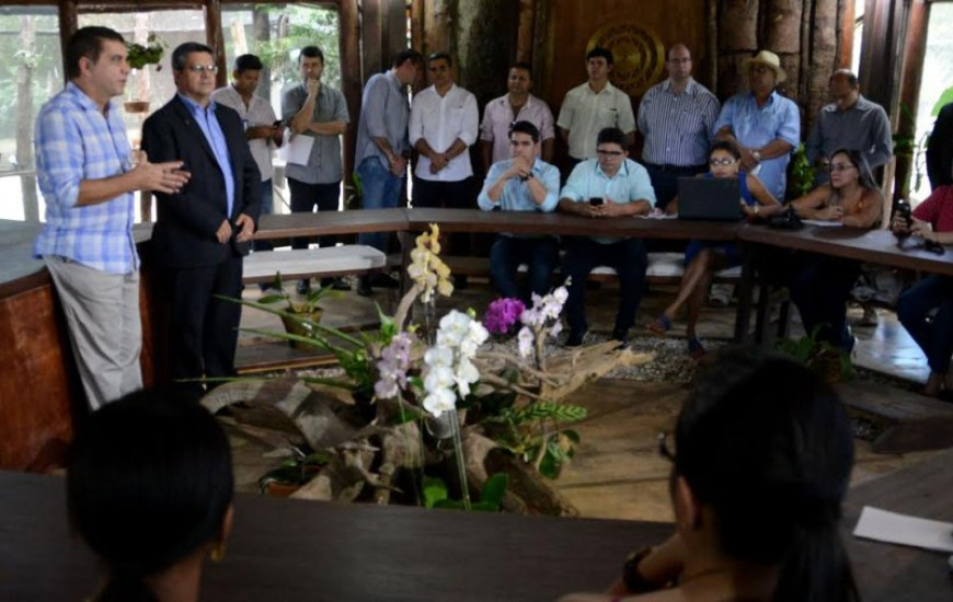 Amastha anuncia obras e homenagem a ex-gestores