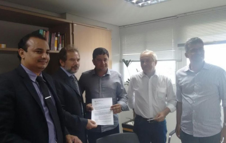 Álvaro Manzano recebe vereadores de Palmas