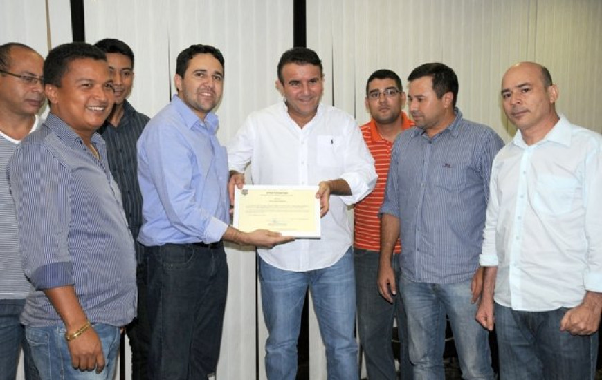 Eduardo Siqueira e PMs