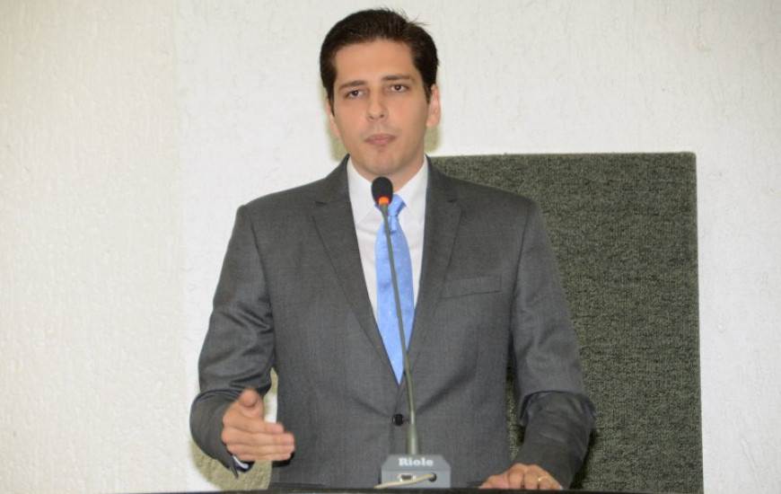 Olyntho apresenta preocupação com transporte