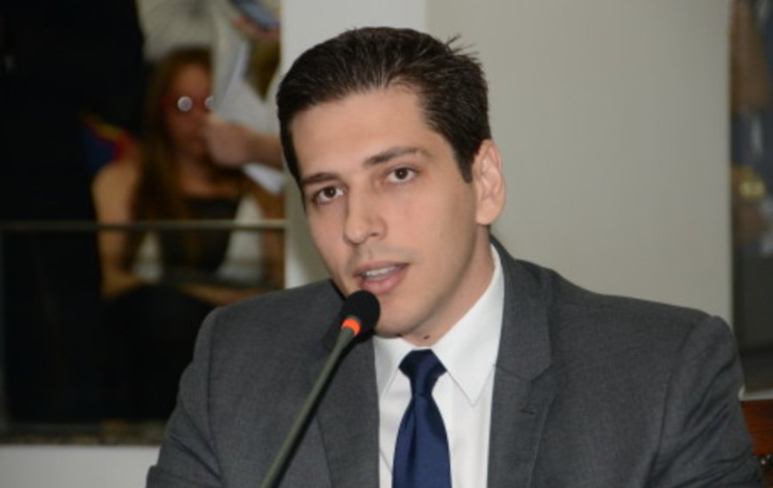 Deputado estadual Olyntho Neto
