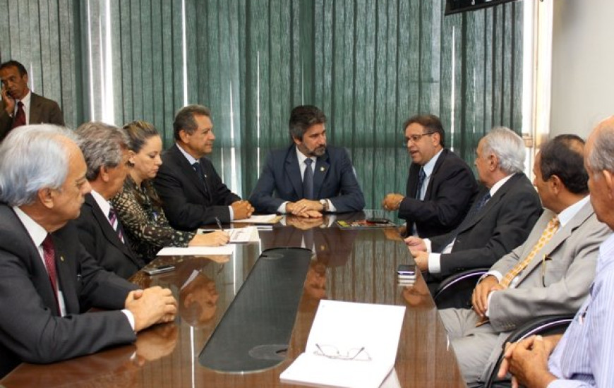 Diretório do PMDB do TO reunido com Valdir Raupp
