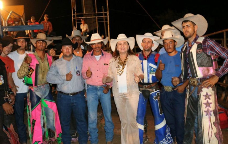 Kátia Abreu em abertura de Exposição Agropecuária em Augustinópolis