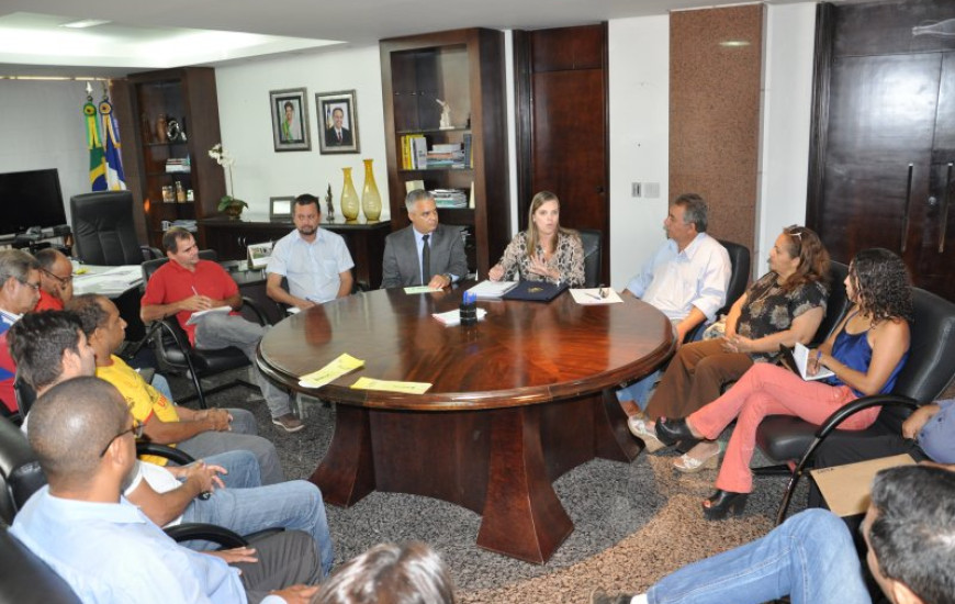 Claudia define doação de moradias no Palácio