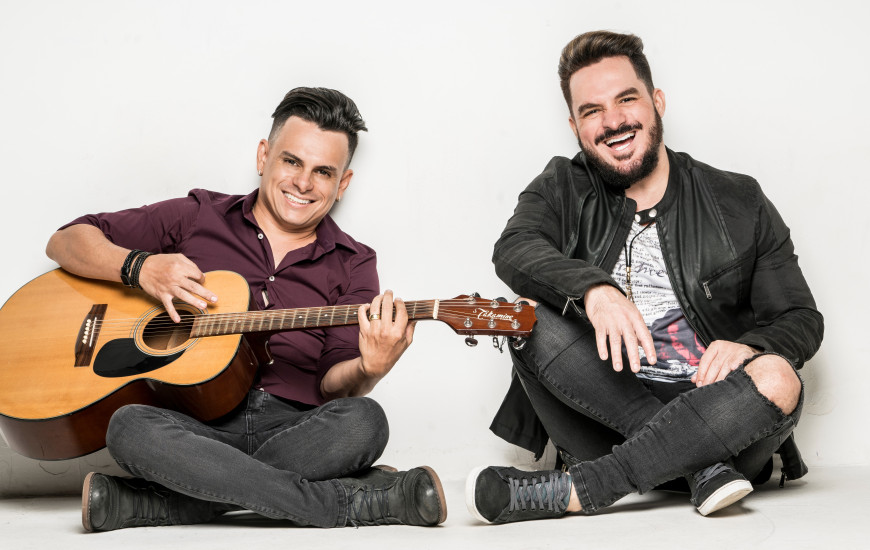 Dupla Carlos e Jader faz apresentações no Tocantins