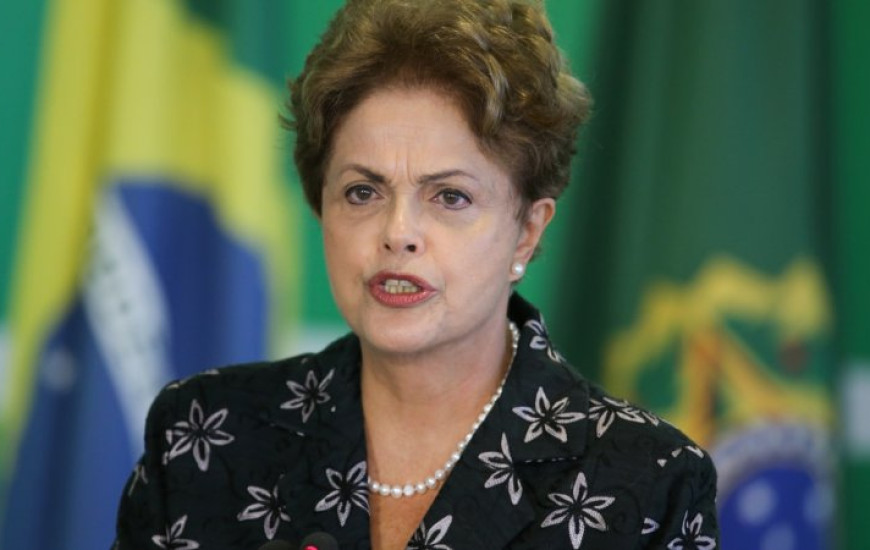 Dilma têm até 18h30 para apresentar documentação