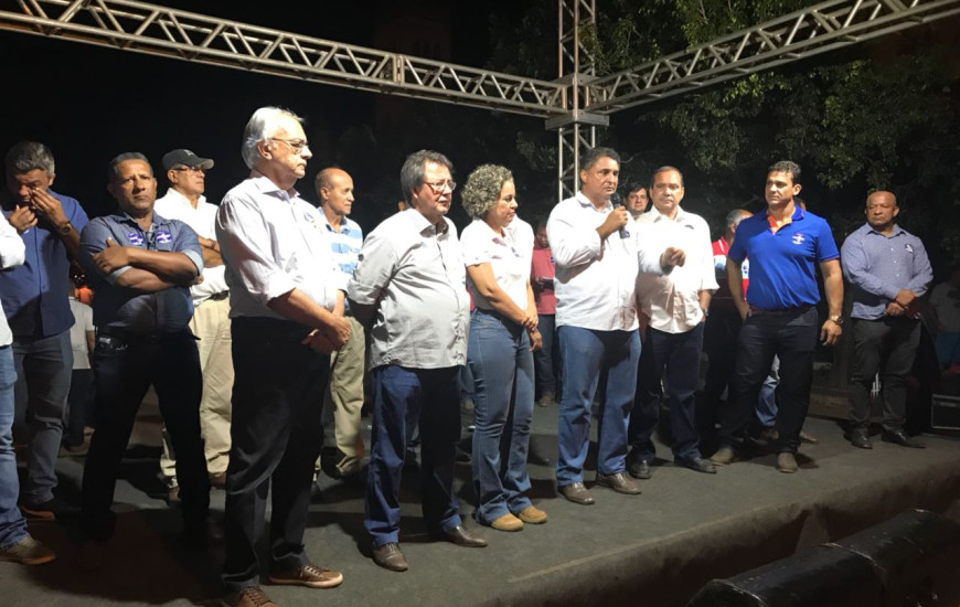 Ex-governador acompanha Vicentinho Alves 