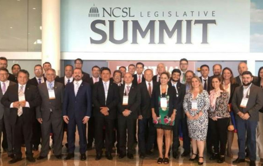 Luana Ribeiro participa de mesas redondas com parlamentares e vários países