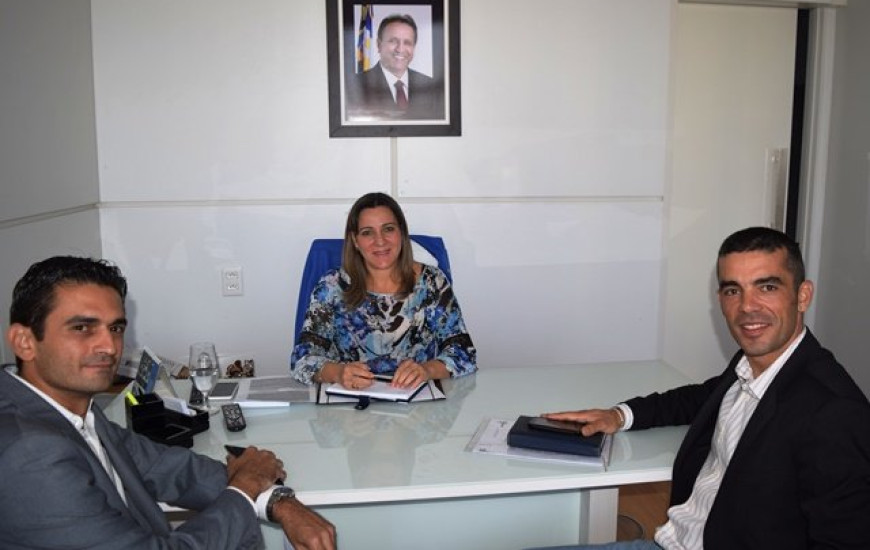 Dulce recebe gestores e debate turismo do TO