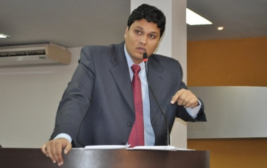 Iratã diz que contratação lhe causou estranheza