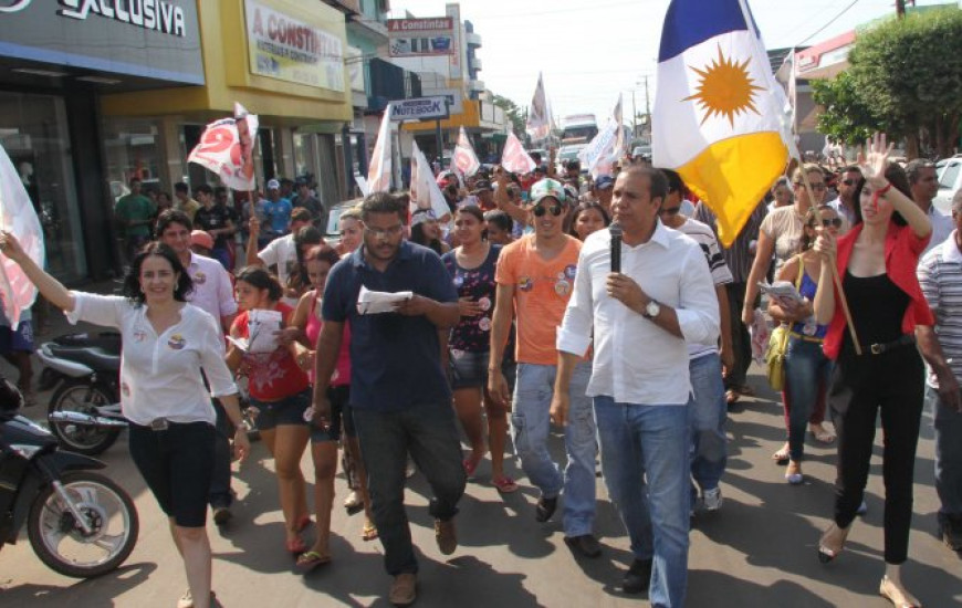Ataídes faz caminhada em Colinas