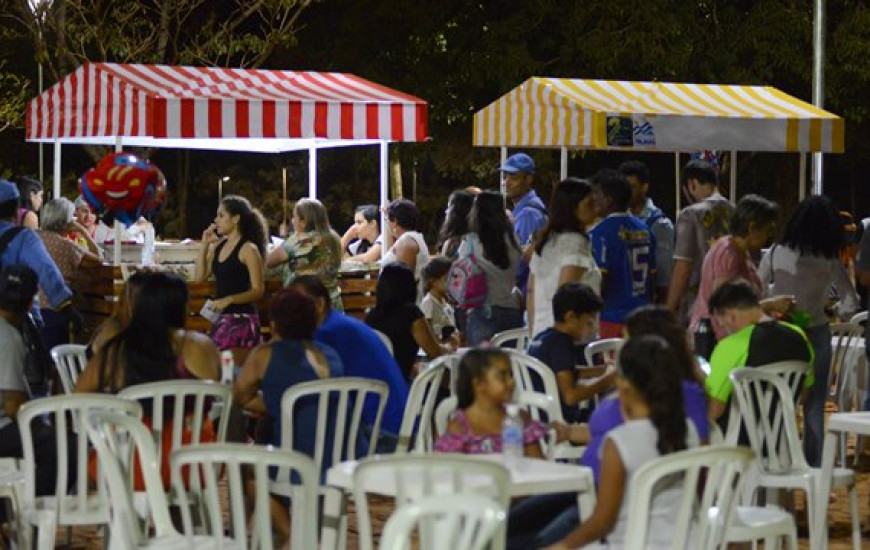 Feira funciona todos os dias a partir das 17h