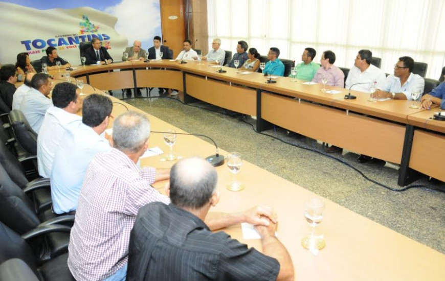 Governador reúne com lideranças