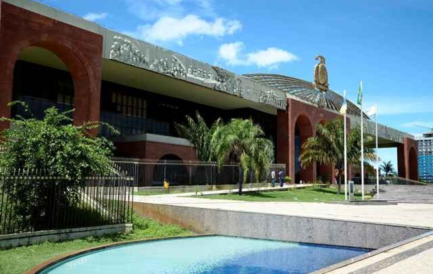 Governo divulga nota esclarecendo realinhamento