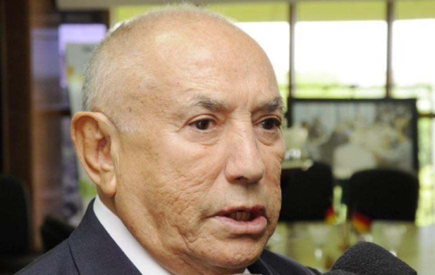 Siqueira está lúcido e tranquilo em hospital.