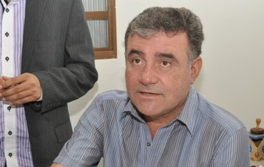 Deputado ironizou os dois ex-governadores