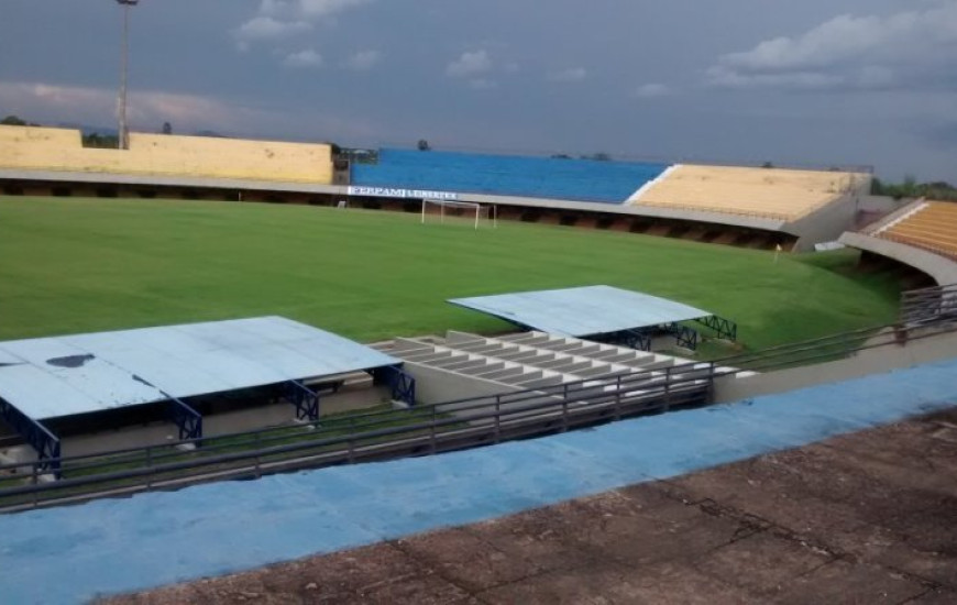 Prefeitura irá cobrar taxa pelo uso do estádio