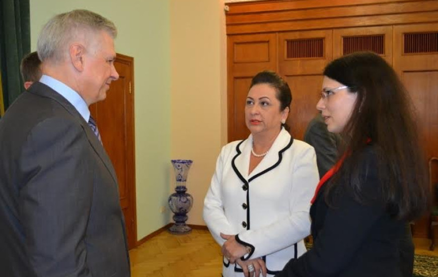 Kátia está em missão oficial na Rússia