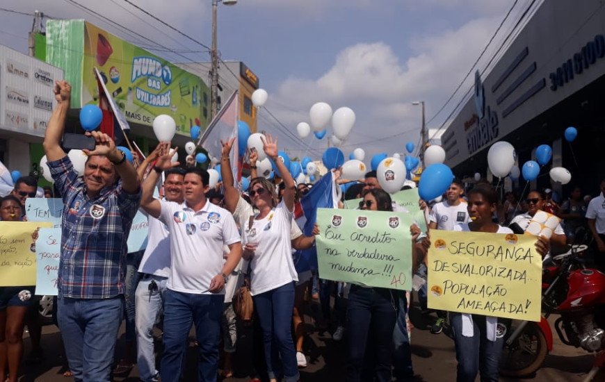 Caminhada começou na Av. Cônego João Lima e seguiu até a Praça das Bandeiras